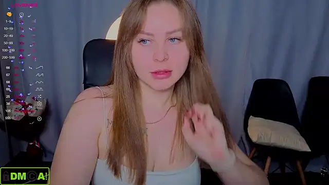 Snapshot of MikaBloom chatting on 16, 11, 2025 MikaBloom online show from 16, 11, 2025