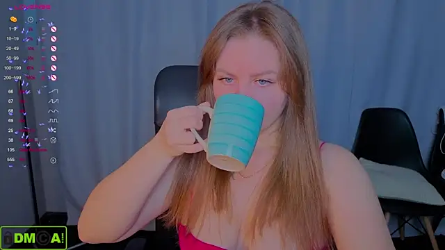 Snapshot of MikaBloom chatting on 19, 11, 2025 MikaBloom online show from 19, 11, 2025