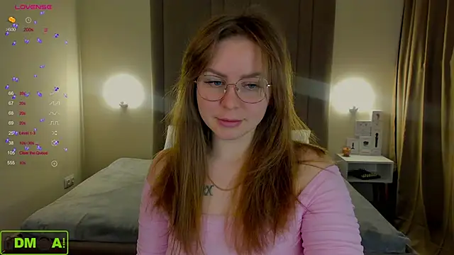 Snapshot of MikaBloom chatting on 30, 11, 2025 MikaBloom online show from 30, 11, 2025