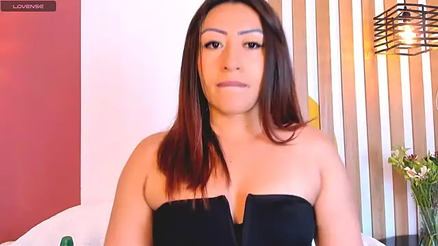 Snapshot of SashaGreyy_ chatting on 27, 10, 2025 SashaGreyy online show from 27, 10, 2025