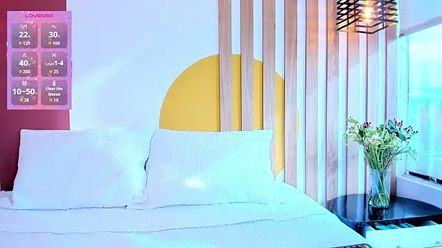 Snapshot of SashaGreyy_ chatting on 28, 10, 2025 SashaGreyy online show from 28, 10, 2025