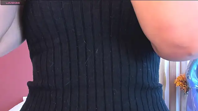 Snapshot of SashaGreyy_ chatting on 18, 11, 2025 SashaGreyy online show from 18, 11, 2025