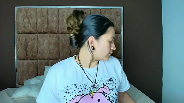 Kitty ravee online show from 12, 10, 2025