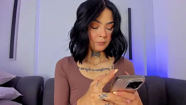 Snapshot of axaras chatting on 8, 10, 2025 axaras online show from 8, 10, 2025