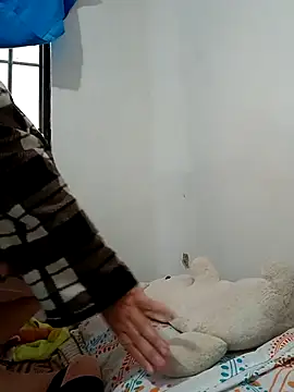 Snapshot of yaneth_ chatting on 17, 11, 2025 yaneth online show from 17, 11, 2025