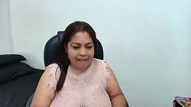 Snapshot of Karla_hilton1 chatting on 9, 9, 2025 Karla hilton1 online show from 9, 9, 2025