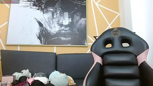 olivia russo  online show from 5, 1, 2026