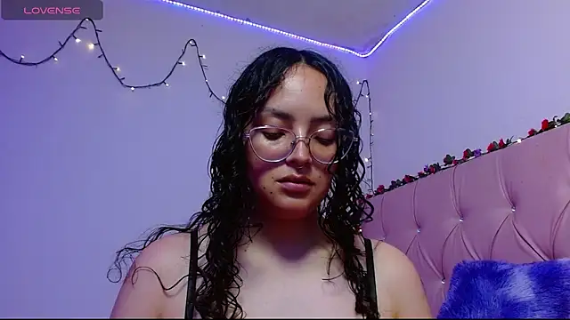 Snapshot of manumeow1 chatting on 1, 12, 2025 manumeow1 online show from 1, 12, 2025