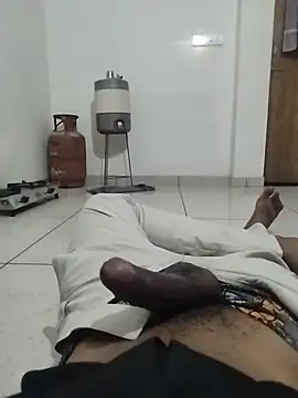 Snapshot of dhruve2010 chatting on 8, 10, 2025 dhruve2010 online show from 8, 10, 2025