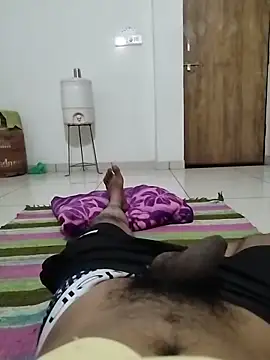 Snapshot of dhruve2010 chatting on 4, 12, 2025 dhruve2010 online show from 4, 12, 2025