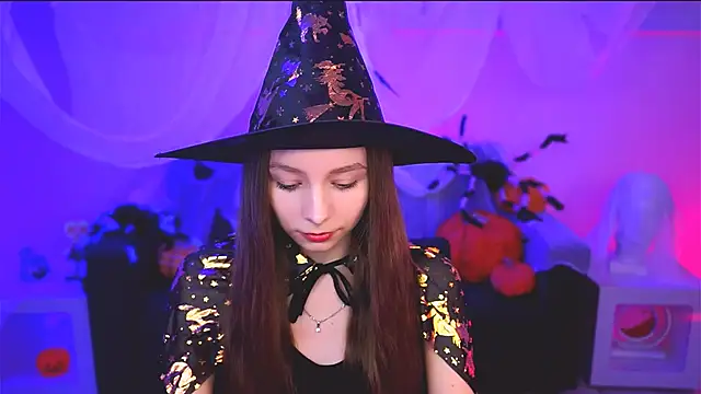 Snapshot of JulieDaniel chatting on 27, 10, 2025 JulieDaniel online show from 27, 10, 2025