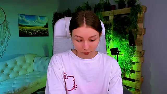 Snapshot of JulieDaniel chatting on 21, 11, 2025 JulieDaniel online show from 21, 11, 2025