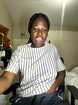 Snapshot of DarkBerryDiamond255 chatting on 11, 10, 2025 DarkBerryDiamond255 online show from 11, 10, 2025