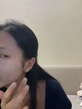 Snapshot of Lil-Gi chatting on 23, 10, 2025 Lil-Gi online show from 23, 10, 2025