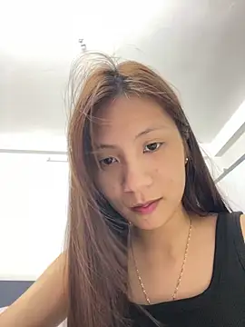 Snapshot of Lil-Gi chatting on 8, 4, 2026 Lil-Gi online show from 8, 4, 2026