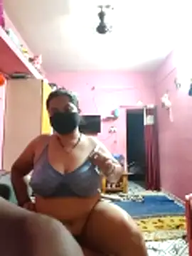 Snapshot of biggbobbsgirl chatting on 26, 4, 2026 biggbobbsgirl online show from 26, 4, 2026