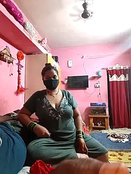 Snapshot of biggbobbsgirl chatting on 10, 5, 2026 biggbobbsgirl online show from 10, 5, 2026