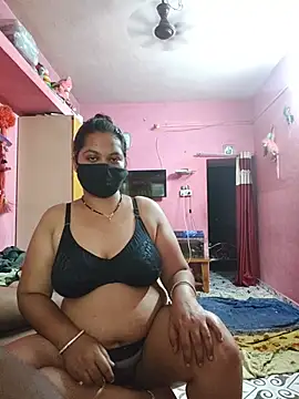 Snapshot of biggbobbsgirl chatting on 14, 5, 2026 biggbobbsgirl online show from 14, 5, 2026