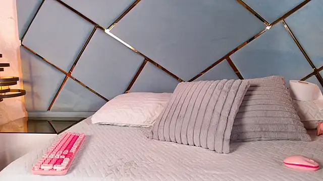 Snapshot of marcela_rojas chatting on 16, 10, 2025 marcela rojas online show from 16, 10, 2025