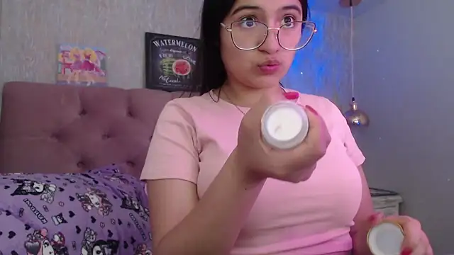 Snapshot of laurenelove chatting on 21, 10, 2025 laurenelove online show from 21, 10, 2025