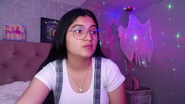 Snapshot of laurenelove chatting on 27, 10, 2025 laurenelove online show from 27, 10, 2025