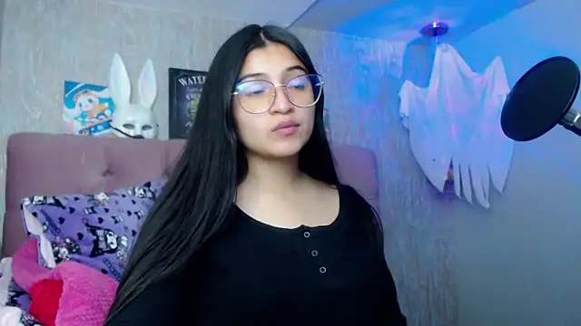 Snapshot of laurenelove chatting on 1, 11, 2025 laurenelove online show from 1, 11, 2025