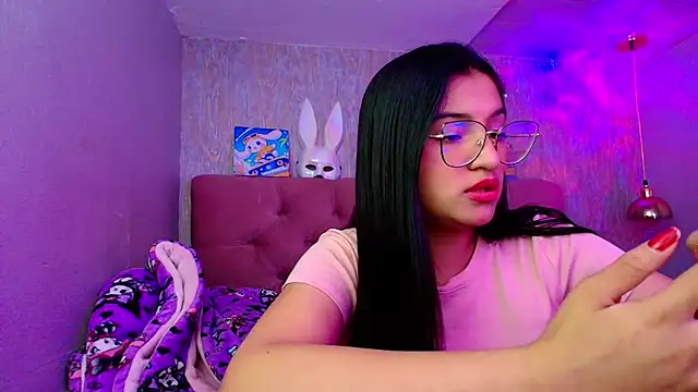 Snapshot of laurenelove chatting on 20, 11, 2025 laurenelove online show from 20, 11, 2025