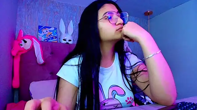 Snapshot of laurenelove chatting on 3, 12, 2025 laurenelove online show from 3, 12, 2025