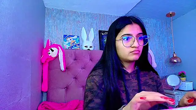 Snapshot of laurenelove chatting on 5, 12, 2025 laurenelove online show from 5, 12, 2025