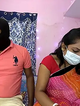 Snapshot of Lovlycouple1 chatting on 16, 10, 2025 Lovlycouple1 online show from 16, 10, 2025