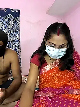 Snapshot of Lovlycouple1 chatting on 22, 10, 2025 Lovlycouple1 online show from 22, 10, 2025