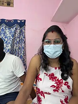 Snapshot of Lovlycouple1 chatting on 23, 10, 2025 Lovlycouple1 online show from 23, 10, 2025