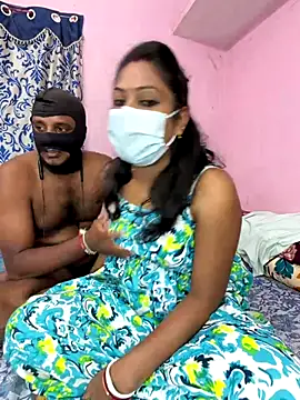 Snapshot of Lovlycouple1 chatting on 9, 11, 2025 Lovlycouple1 online show from 9, 11, 2025