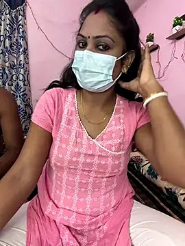 Snapshot of Lovlycouple1 chatting on 18, 11, 2025 Lovlycouple1 online show from 18, 11, 2025