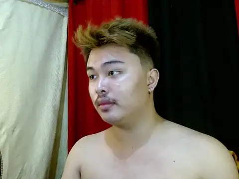 Snapshot of Lustfulljohnx chatting on 12, 11, 2025 Lustfulljohnx online show from 12, 11, 2025