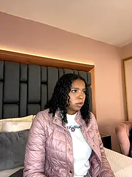 Snapshot of LisaMendez chatting on 26, 9, 2025 LisaMendez online show from 26, 9, 2025