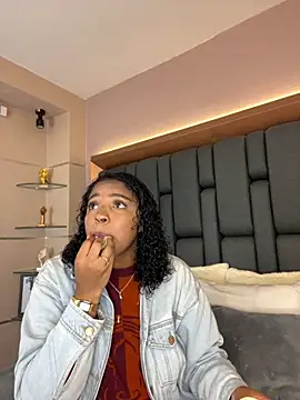 Snapshot of LisaMendez chatting on 28, 9, 2025 LisaMendez online show from 28, 9, 2025