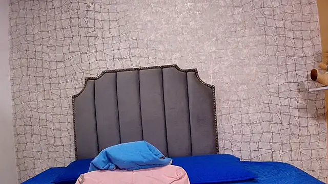 chloe leroy  online show from 13, 9, 2025