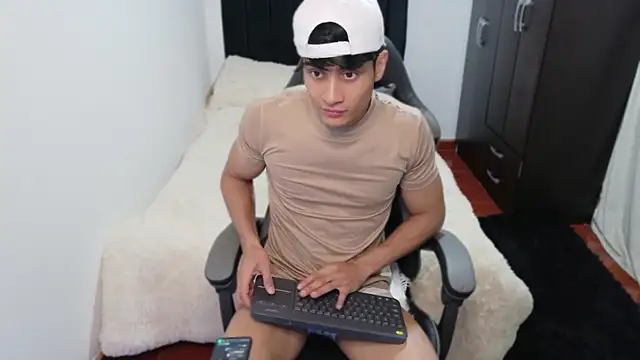 stylish men online show from 16, 10, 2025