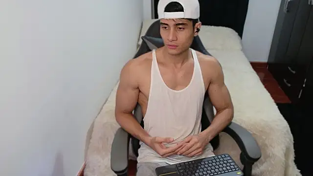 stylish men online show from 20, 10, 2025