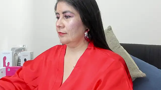 Snapshot of kiraGeiner chatting on 15, 11, 2025 kiraGeiner online show from 15, 11, 2025