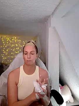 SexyJulia21 online show from 6, 3, 2025