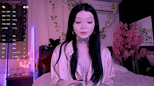 Snapshot of Lein_Bone chatting on 13, 11, 2025 Lein Bone online show from 13, 11, 2025