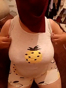 Snapshot of mayakhalyfaa chatting on 28, 9, 2025 mayakhalyfaa online show from 28, 9, 2025