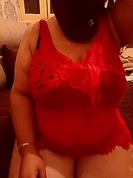 Snapshot of mayakhalyfaa chatting on 28, 10, 2025 mayakhalyfaa online show from 28, 10, 2025