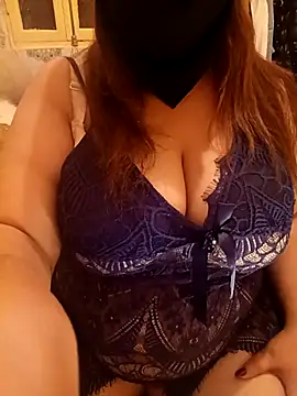 Snapshot of mayakhalyfaa chatting on 3, 12, 2025 mayakhalyfaa online show from 3, 12, 2025