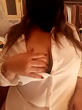 Snapshot of mayakhalyfaa chatting on 5, 12, 2025 mayakhalyfaa online show from 5, 12, 2025