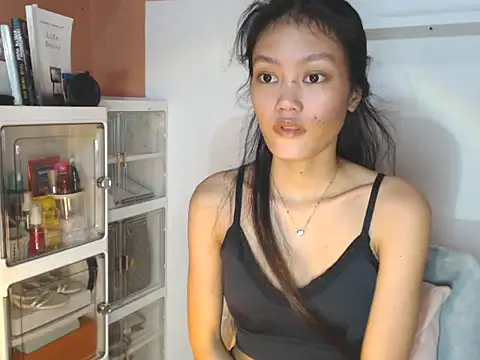 Snapshot of skinny_gracie chatting on 17, 7, 2026 skinny gracie online show from 17, 7, 2026
