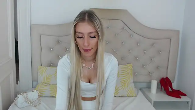 Snapshot of NatalieSensual chatting on 3, 10, 2025 NatalieSensual online show from 3, 10, 2025