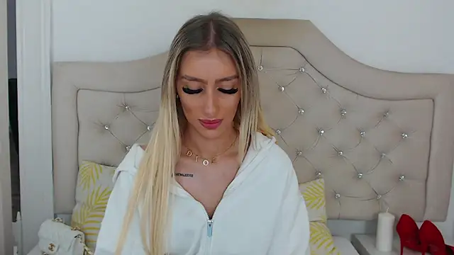 Snapshot of NatalieSensual chatting on 23, 11, 2025 NatalieSensual online show from 23, 11, 2025